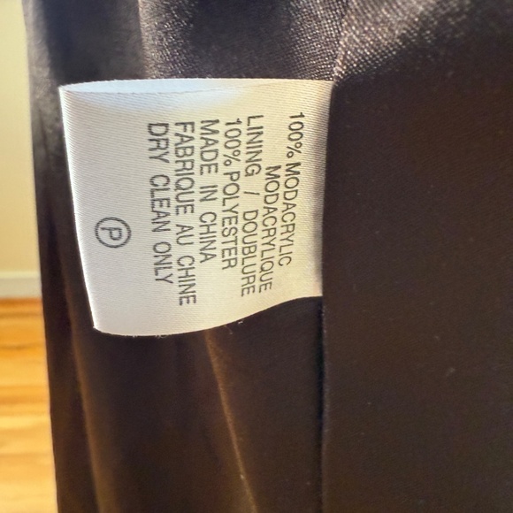 Vintage 90s Elegant full-length faux-fur coat in deep espresso/chocolate - Picture 13 of 14